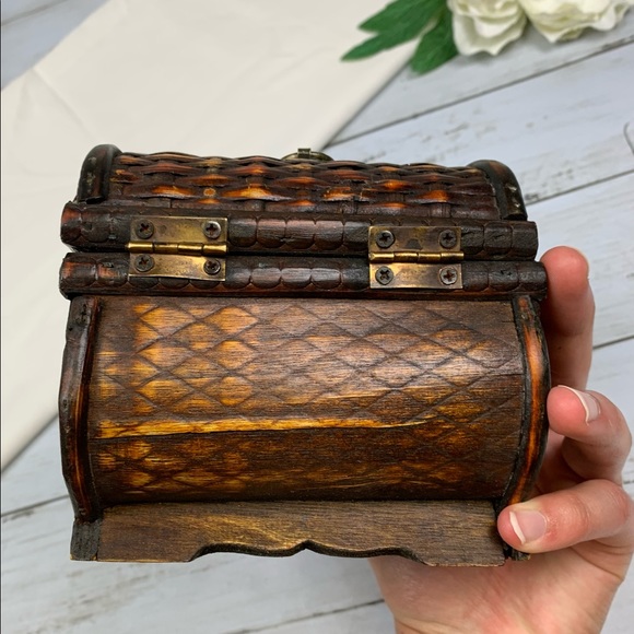 Mini Wooden Basket Weave Latch Hinged Trunk - Picture 10 of 13